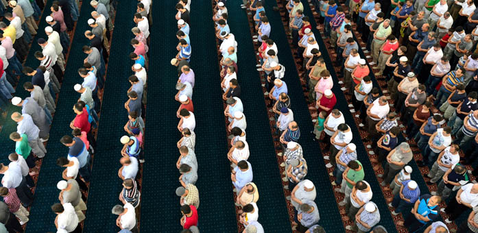 PRAYING IN CONGREGATION Osman Nuri Topbas